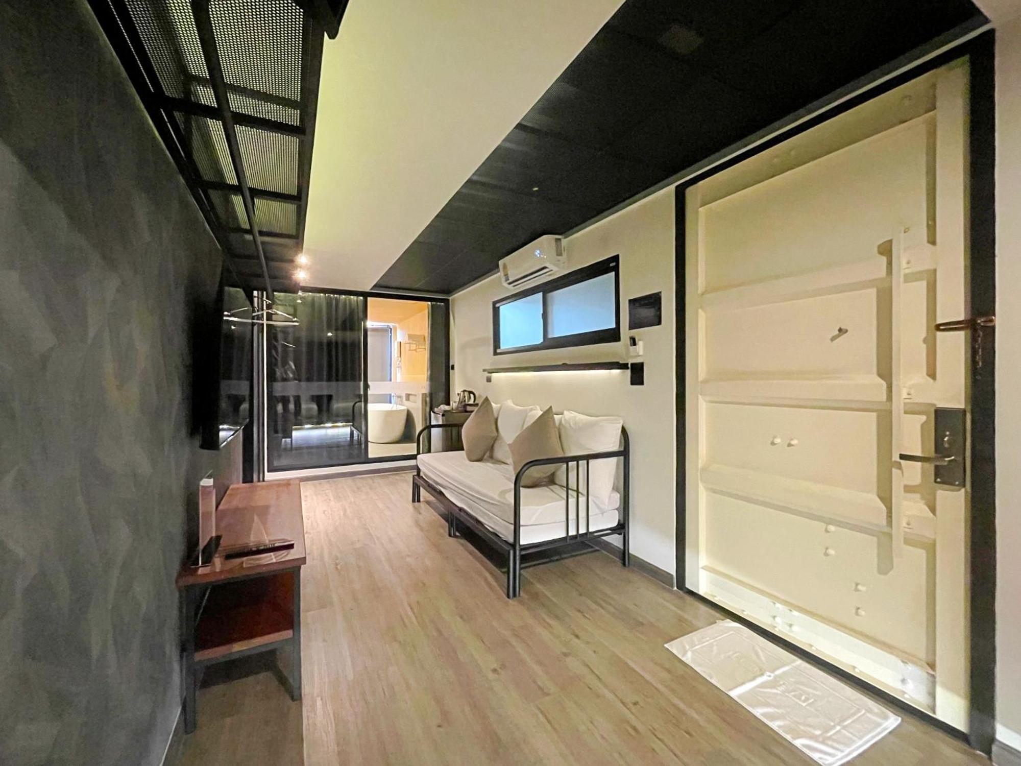 Nights In A Box Hotel Ban Muang  Стая снимка