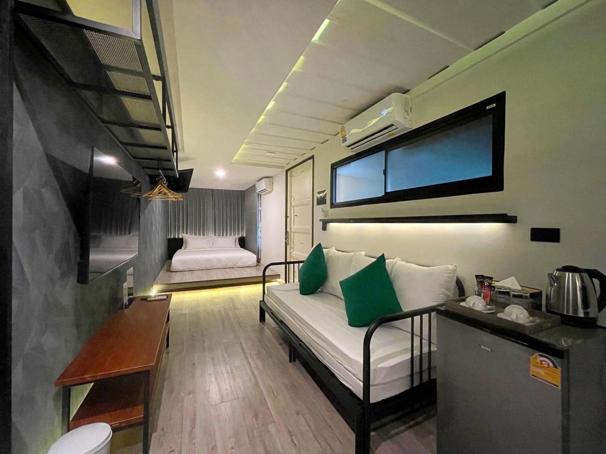 Nights In A Box Hotel Ban Muang  Стая снимка
