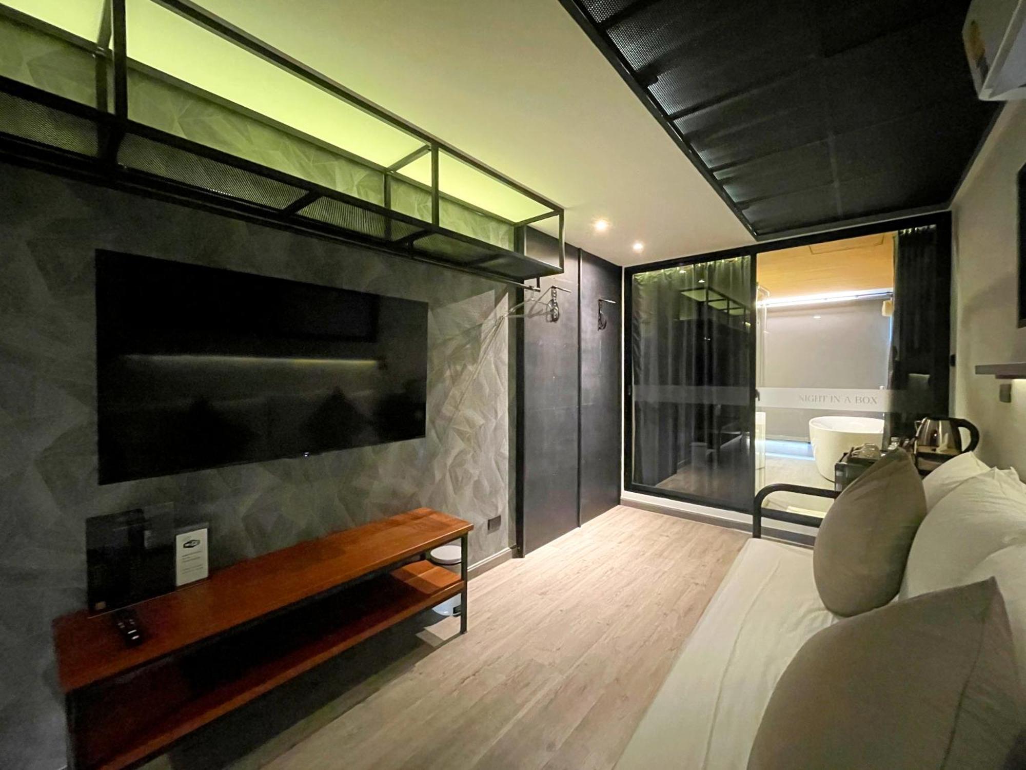Nights In A Box Hotel Ban Muang  Стая снимка