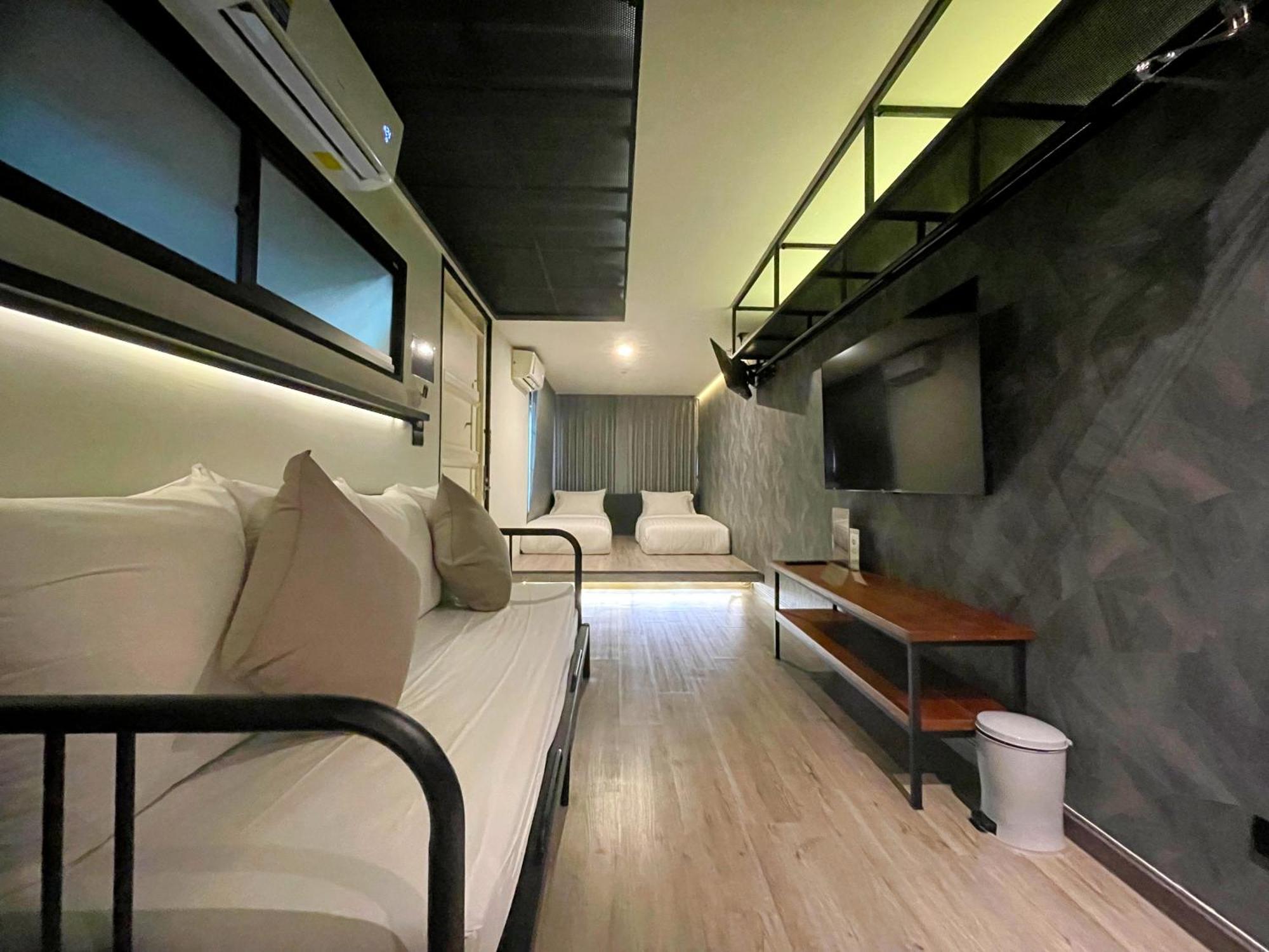 Nights In A Box Hotel Ban Muang  Стая снимка